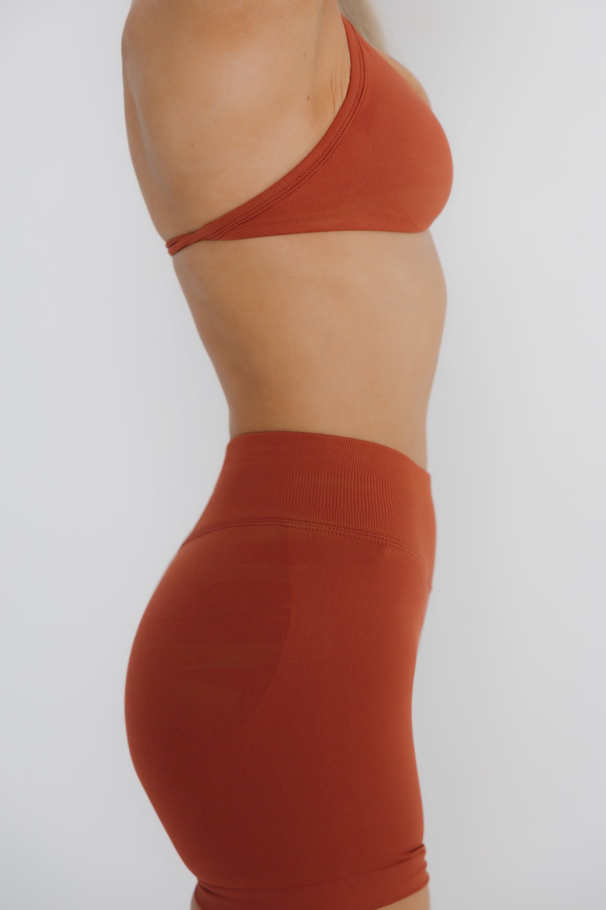 SEAMLESS SIGNATURE SHORTS 🧡🍷🍂