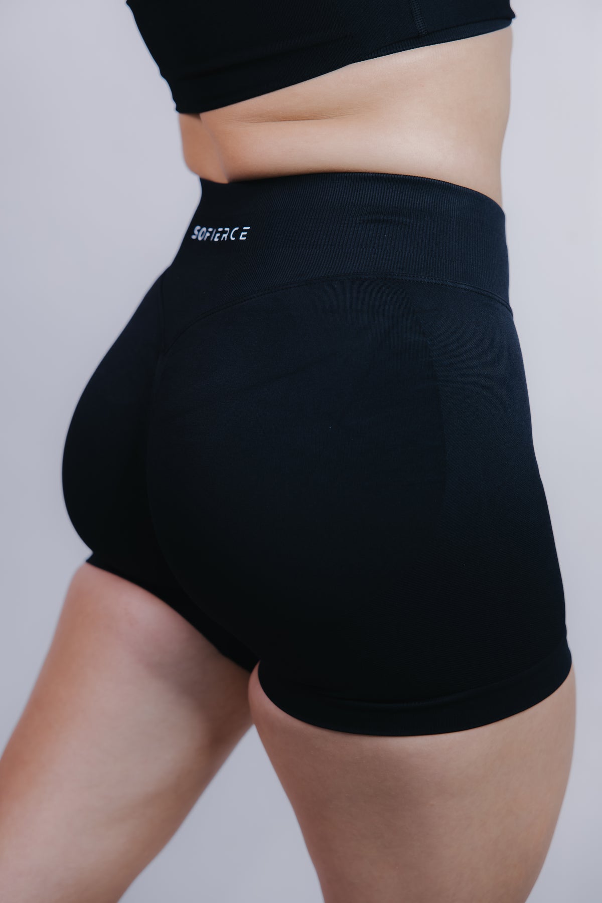 Signature Seamless Shorts