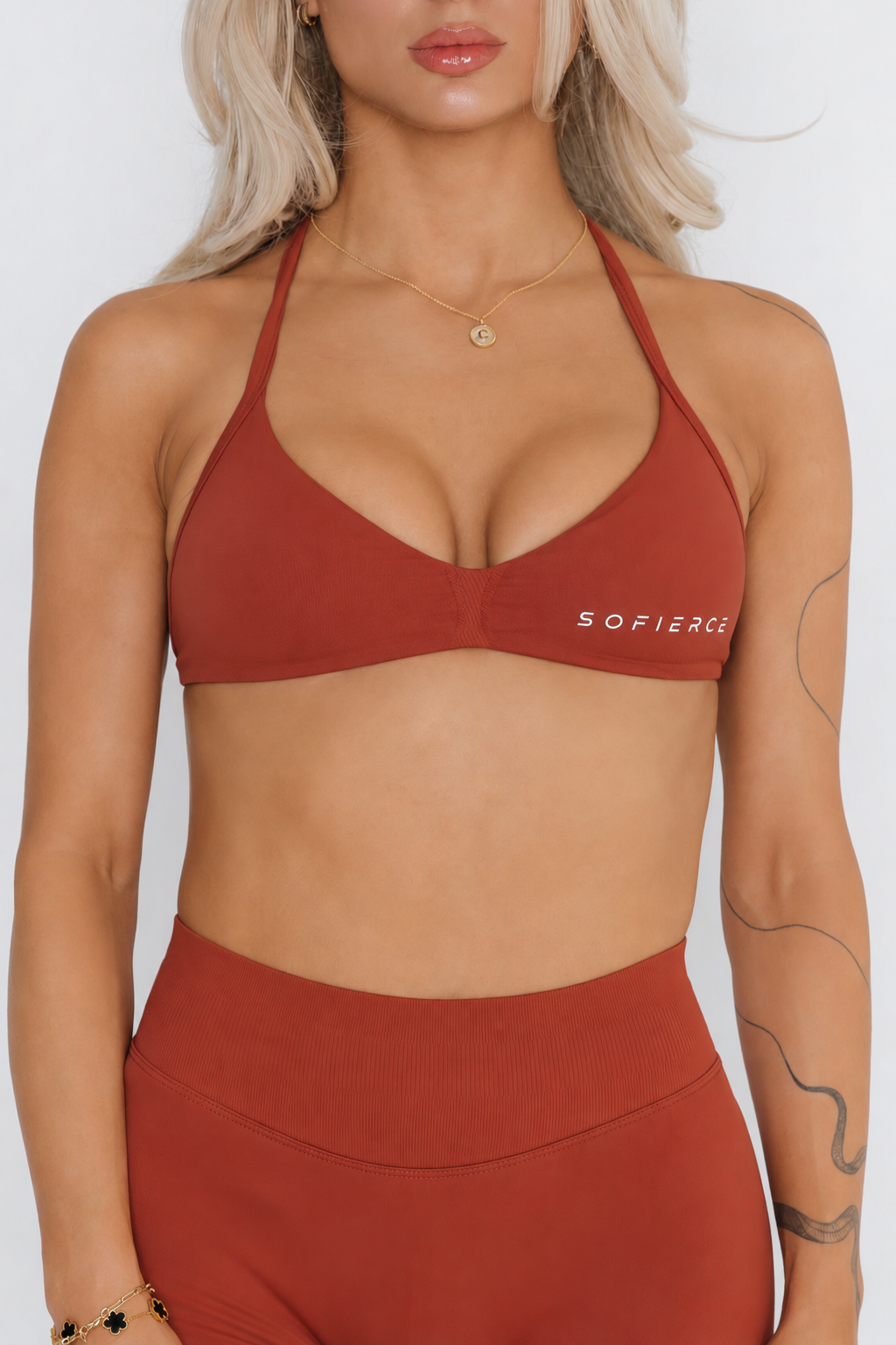 SIGNATURE HALTER STRAPPY BRA